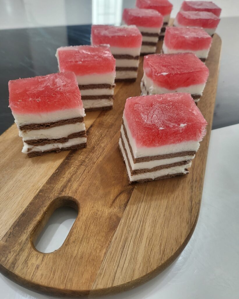 עוגת תותי פרותי