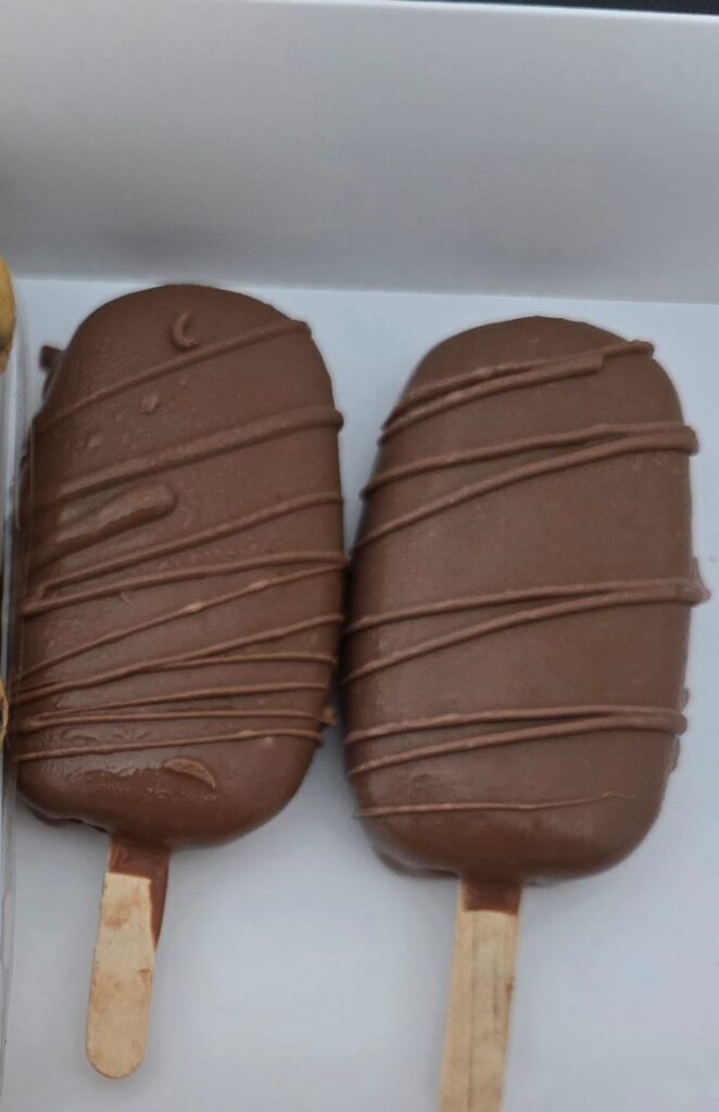 כדורי שוקולד בתחפושת למגנום