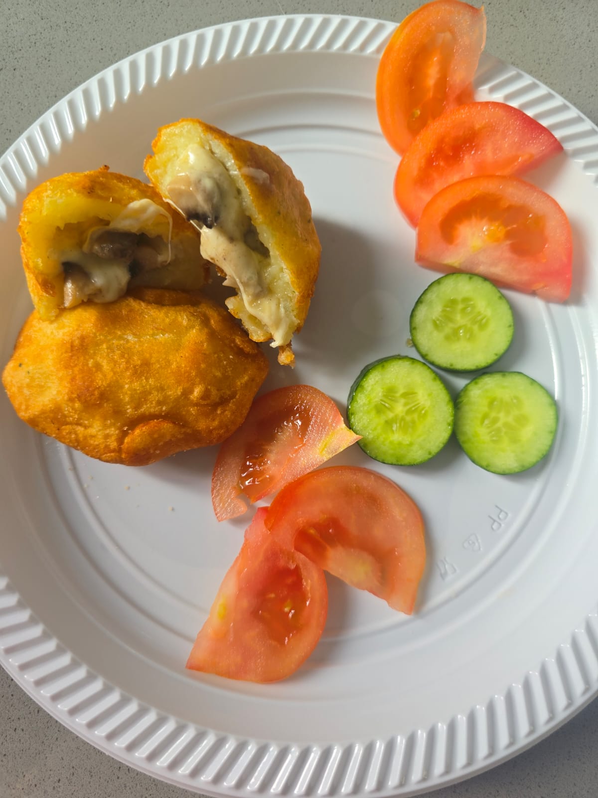 בסטיל פטריות וגבינה וצהובה